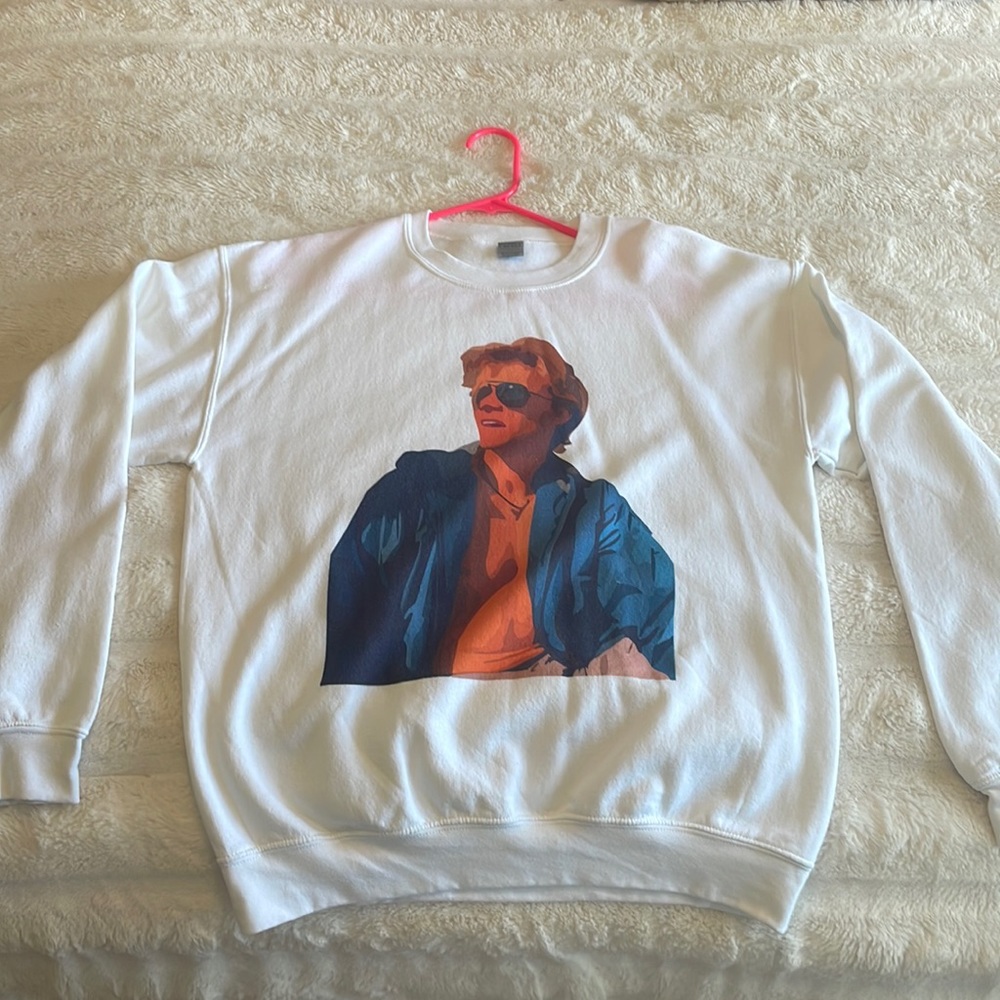 Rudy Pankow (JJ from outerbanks) white crew neck sweatshirt
